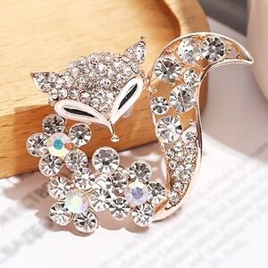 Elegant Gold Silver Fox Brooch with Crystals